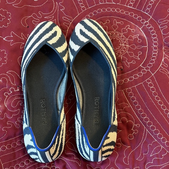 Rothy's Shoes - Rothy's Zebra Pattern Flats - Navy and White
